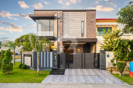 10 MARLA Ultra Modern Luxurious Bungalow Near Big Park And Market Top Location For Rent