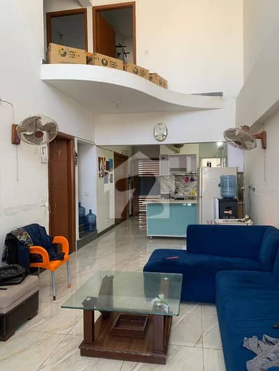 La Grand Road Side West Open Flat