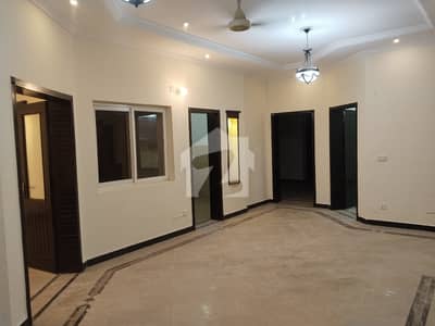 E 11 10 Marla Full House Lawn 7 Bed 2 Kitchen Drawing Tv Lounge Kitchen All Facilities Available Ideal Location