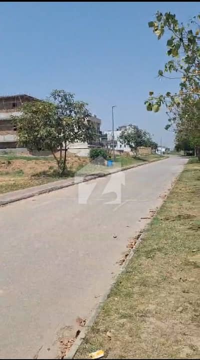 ڈی ایچ اے فیز 2 - سیکٹر بی ڈی ایچ اے ڈیفینس فیز 2,ڈی ایچ اے ڈیفینس,اسلام آباد میں 10 مرلہ رہائشی پلاٹ 3.75 کروڑ میں برائے فروخت۔ ڈی ایچ اے فیز 2 - سیکٹر بی ڈی ایچ اے ڈیفینس فیز 2,ڈی ایچ اے ڈیفینس,اسلام آباد میں 10 مرلہ رہائشی پلاٹ 3.75 کروڑ میں برائے فروخت۔