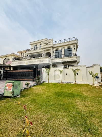 جی ۔ 13 اسلام آباد میں 7 کمروں کا 1 کنال مکان 15.0 کروڑ میں برائے فروخت۔