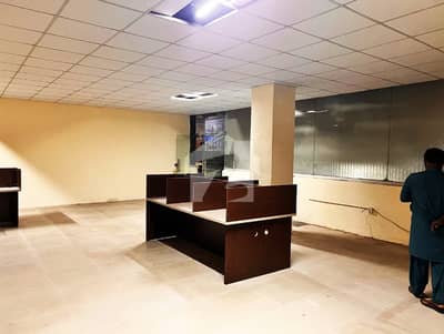 1300 Sqft Well Maintained Office Real Pics Main Boulevard Gulberg Reasonable Rent