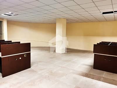 1300 Sqft Well Maintained Office Real Pics Main Boulevard Gulberg Reasonable Rent