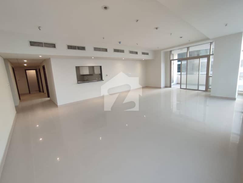 4-Beds Luxurious Apartment Available For Rent 4-Beds Luxurious Apartment Available For Rent