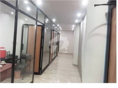 مین بلیوارڈ گلبرگ گلبرگ,لاہور میں 3 کمروں کا 7 مرلہ دفتر 3.0 لاکھ میں کرایہ پر دستیاب ہے۔
