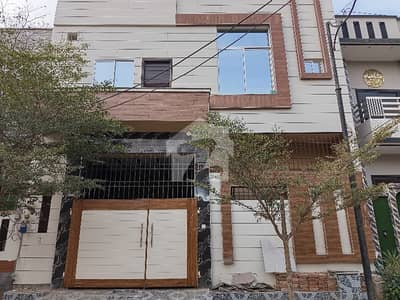گرین ویلی سمندری روڈ,فیصل آباد میں 5 مرلہ مکان 2.0 کروڑ میں برائے فروخت۔