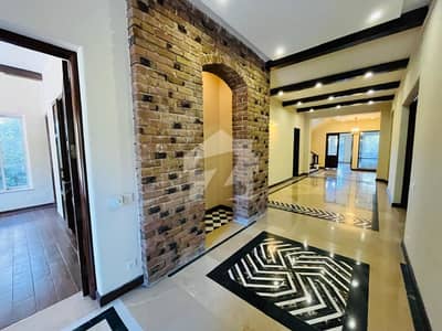ایف ۔ 8 اسلام آباد میں 6 کمروں کا 1 کنال مکان 20.0 کروڑ میں برائے فروخت۔