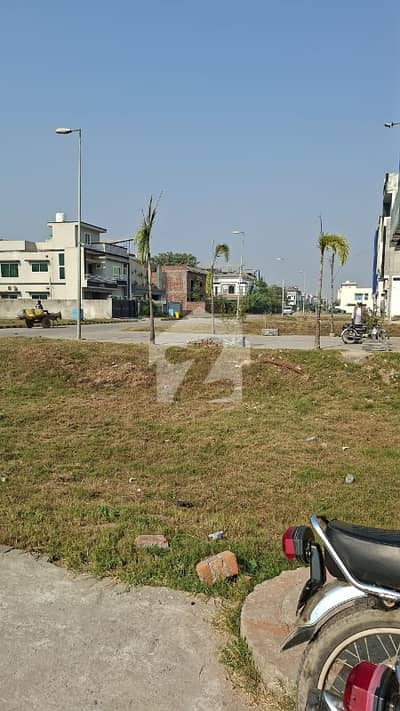 Three Marla Commercial Plot For Sale