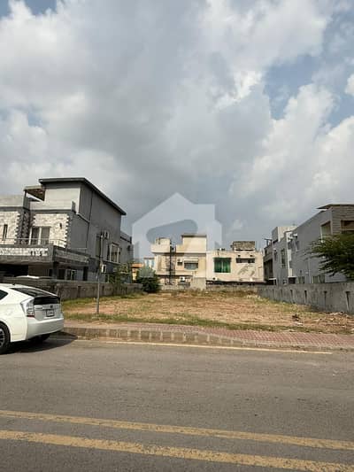 Highly-Coveted 1 Kanal Residential Plot Is Available In Bahria Town Phase 3 For Sale