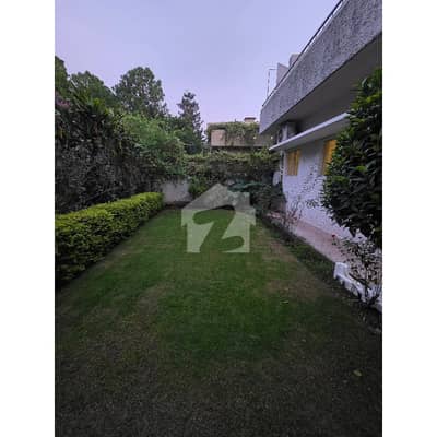 ایف ۔ 6 اسلام آباد میں 5 کمروں کا 1 کنال مکان 5.5 لاکھ میں کرایہ پر دستیاب ہے۔
