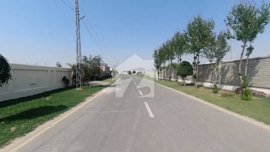 ڈی ایچ اے فیز 8 - بلاک زیڈ 1 ڈی ایچ اے فیز 8,ڈیفنس (ڈی ایچ اے),لاہور میں 1 کنال رہائشی پلاٹ 2.4 کروڑ میں برائے فروخت۔ ڈی ایچ اے فیز 8 - بلاک زیڈ 1 ڈی ایچ اے فیز 8,ڈیفنس (ڈی ایچ اے),لاہور میں 1 کنال رہائشی پلاٹ 2.4 کروڑ میں برائے فروخت۔