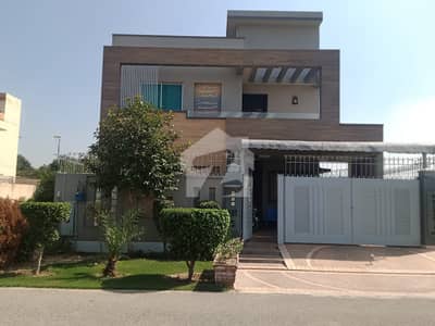 ایڈن سٹی ایڈن,لاہور میں 4 کمروں کا 10 مرلہ مکان 4.5 کروڑ میں برائے فروخت۔