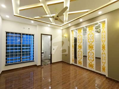 A Prime Location House Of 10 Marla In Rs. 140000 For Rent