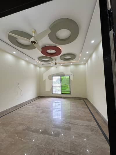 10 MARLA UPPER PORTION FOR RENT WITH OUT GAS