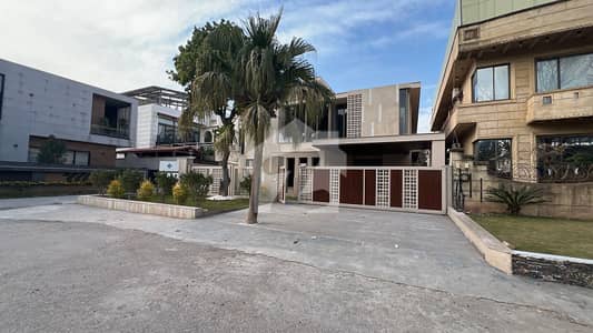 Modern Masterpiece: New 6-Bed Luxury Villa with Pool & Margalla Views