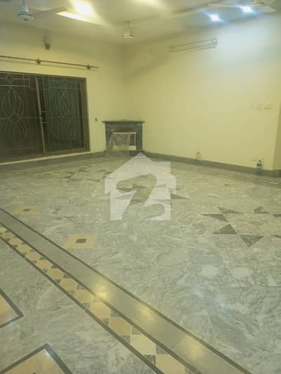 نیشنل پولیس فاؤنڈیشن او ۔ 9 اسلام آباد میں 7 کمروں کا 1 کنال مکان 6.2 کروڑ میں برائے فروخت۔