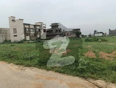 Park Face Plot For Sale in Gulshan-E-Benazir