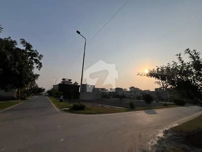 پارک ویو سٹی لاہور میں 5 مرلہ رہائشی پلاٹ 34.0 لاکھ میں برائے فروخت۔