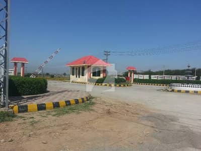 D18 AWT 1 Kanal Hot Location Plot Available For Sale