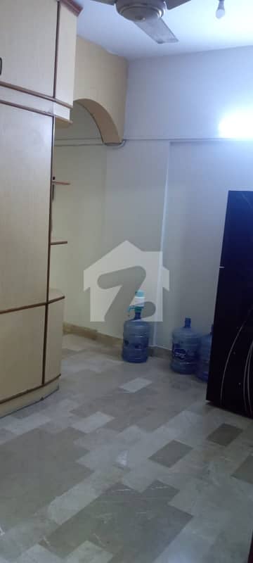 950 Square Feet Flat Ideally Situated In North Nazimabad - Block M