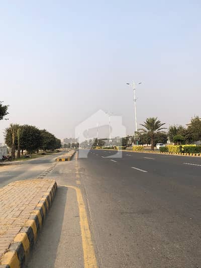 ڈی ایچ اے فیز9 پریزم - بلاک آر ڈی ایچ اے فیز9 پریزم,ڈی ایچ اے ڈیفینس,لاہور میں 1 کنال رہائشی پلاٹ 1.85 کروڑ میں برائے فروخت۔