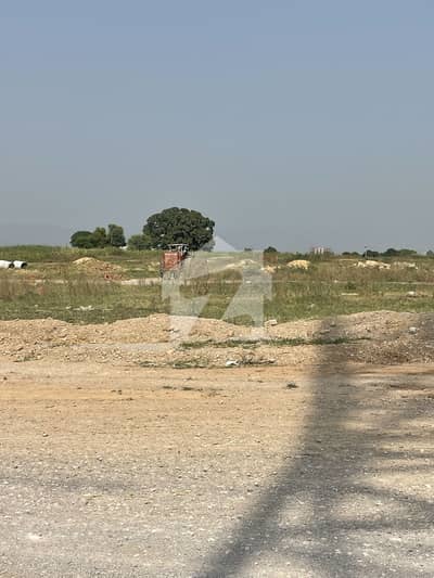 I-12/1 Back To Civic Road Plot Size 30x60 Top Location Park Face