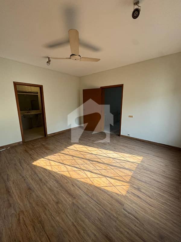 25 25