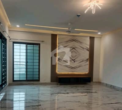 Flat In Askari 11 - Sector D Sized 10 Marla Is Available