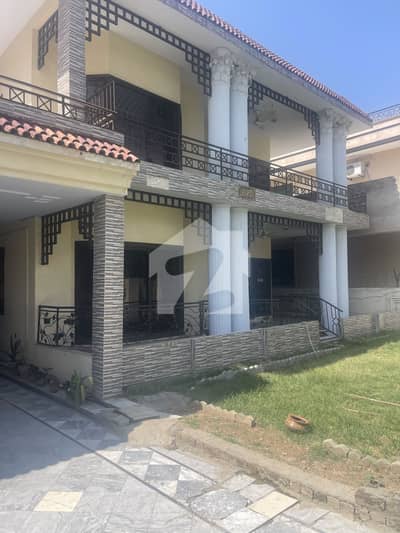 F-11 666 Yards 9 Bed Room Triple Unit House For Sale