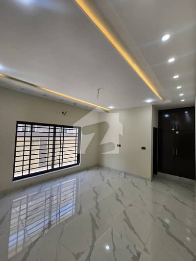 Luxury 1 kanal l House For Rent Awt Phase 2, Lahore