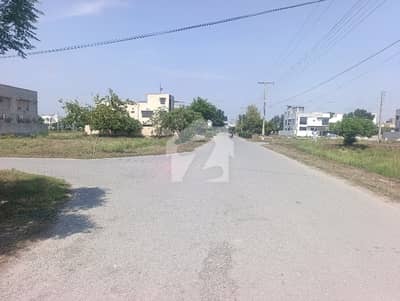 بحریہ ٹاؤن ۔ بلاک ای ای بحریہ ٹاؤن سیکٹرڈی,بحریہ ٹاؤن,لاہور میں 1 کنال رہائشی پلاٹ 2.25 کروڑ میں برائے فروخت۔