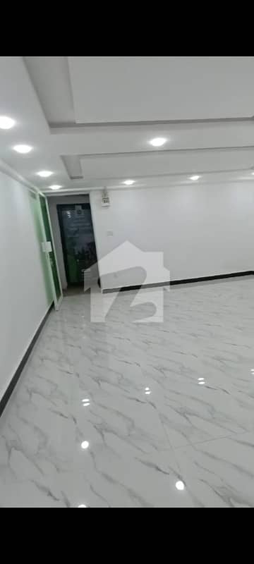 بلیو ایریا اسلام آباد میں 1 کمرے کا 3 مرلہ دکان 4.25 لاکھ میں کرایہ پر دستیاب ہے۔