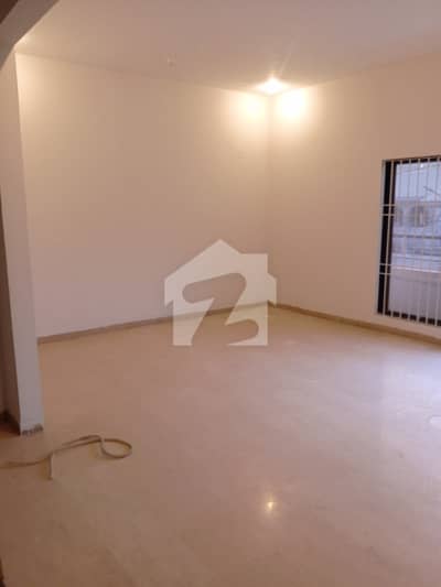 400 Yards Ground Floor 3 Bed Drawing Lounge American Kitchen Sept Gate Parking