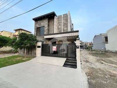 10 Marla Prime Location Designer'S Double Storey House For Sale On 80 Feet Road In Central Park Lahore 10 Marla Prime Location Designer'S Double Storey House For Sale On 80 Feet Road In Central Park Lahore