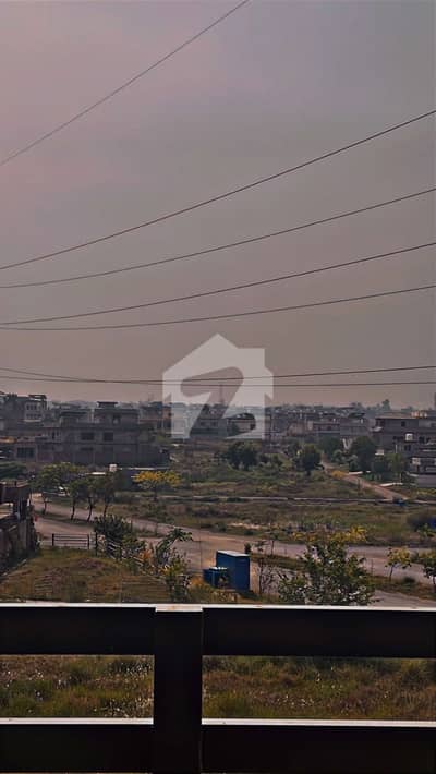1 Kanal Corner Plot For Sale