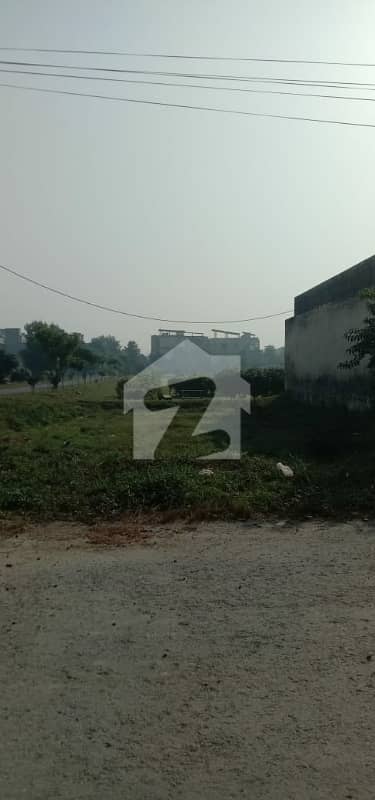 اے ڈبلیو ٹی فیز 2 ۔ بلاک ای۔2 اے ڈبلیو ٹی فیز 2,اے ڈبلیو ٹی آرمی ویلفیئر ٹرسٹ,رائیونڈ روڈ,لاہور میں 10 مرلہ رہائشی پلاٹ 1.05 کروڑ میں برائے فروخت۔
