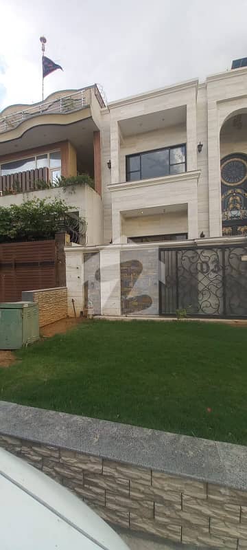 جی ۔ 13 اسلام آباد میں 6 کمروں کا 14 مرلہ مکان 11.75 کروڑ میں برائے فروخت۔