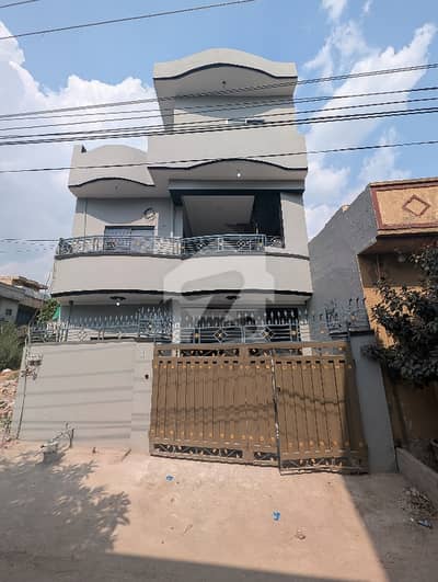 ڈیفنس روڈ راولپنڈی میں 5 کمروں کا 5 مرلہ مکان 1.65 کروڑ میں برائے فروخت۔