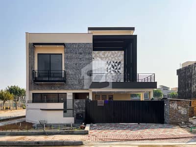 Prime 14 Marla Designer Corner House In Ideal Location