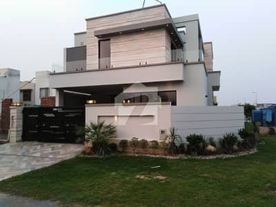 ڈی ایچ اے فیز 3 ڈیفنس (ڈی ایچ اے),لاہور میں 4 کمروں کا 10 مرلہ مکان 1.85 لاکھ میں کرایہ پر دستیاب ہے۔