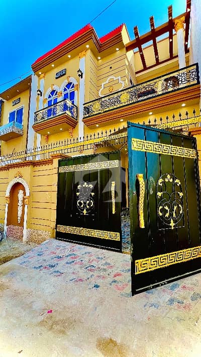 سبزہ زار کالونی ملتان میں 3 کمروں کا 4 مرلہ مکان 1.15 کروڑ میں برائے فروخت۔