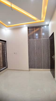 کے ڈی اے سکیم 1 کراچی میں 3 کمروں کا 10 مرلہ بالائی پورشن 2.5 لاکھ میں کرایہ پر دستیاب ہے۔