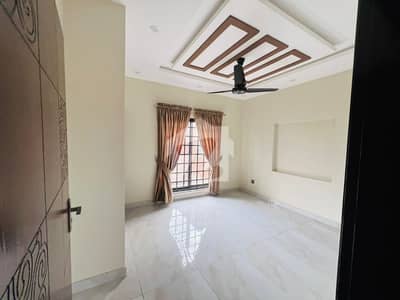 کینال گارڈن ۔ بلاک ای کینال گارڈن,لاہور میں 4 کمروں کا 3 مرلہ مکان 1.45 کروڑ میں برائے فروخت۔