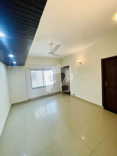 Open View Well Maintained New Building 3 Bedrooms Flat Available Urgent For Sale With All Utilities Open View Well Maintained New Building 3 Bedrooms Flat Available Urgent For Sale With All Utilities