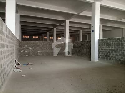 INDEPENDENT WAREHOUSE FOR RENT Near MAIN ROAD ((HEIGHT 25 FEET))