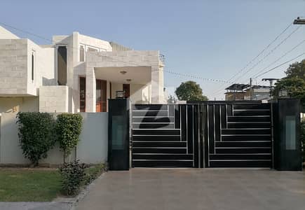 A Corner 2 Kanal House In Allama Iqbal Town Is On The Market For Sale