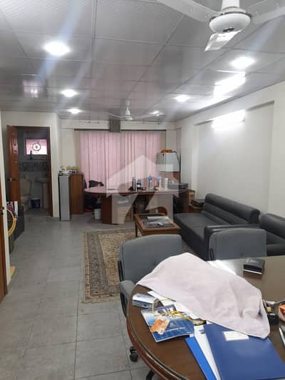 جامی کمرشل ایریا ڈی ایچ اے فیز 7,ڈی ایچ اے ڈیفینس,کراچی میں 1 کمرے کا 2 مرلہ دفتر 90.0 لاکھ میں برائے فروخت۔