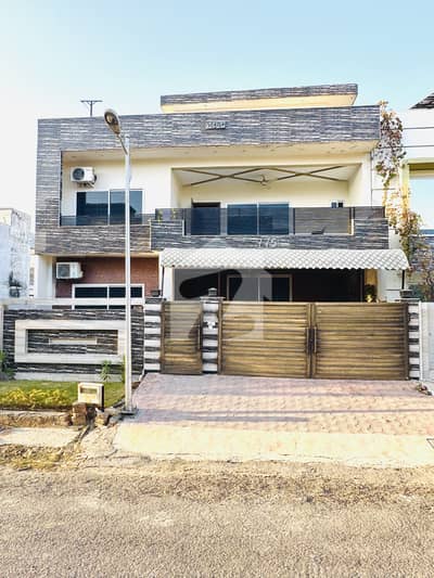 10 MARLA DOUBLE STOREY PLUS BASEMENT HOUSE FOR SALE IN F-17 MPCHS ISLAMABAD