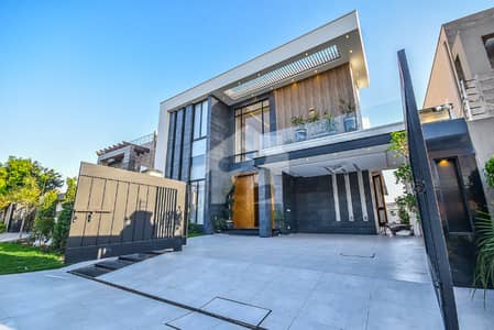 12 MARLA ULTAR MODREN HOUSE AVAILABLE FOR SALE 15kv Soler Instoll IN DHA LAHORE