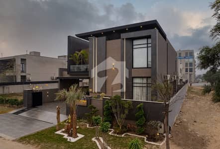 100% Original Add Brand New Modern Near MacDonalds And Park House Available For Sale In Reasonable Price